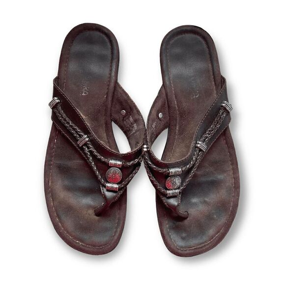 Shoes - Minnetonka Silverthorne Prism Flip Flops, Brown Leather‎